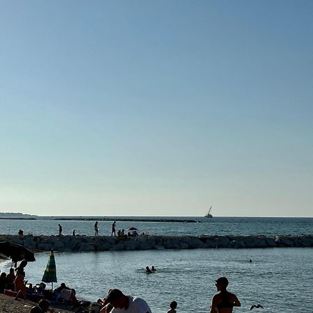 La Casa Dei Nonni Al Mare Hotell Bari Eksteriør bilde
